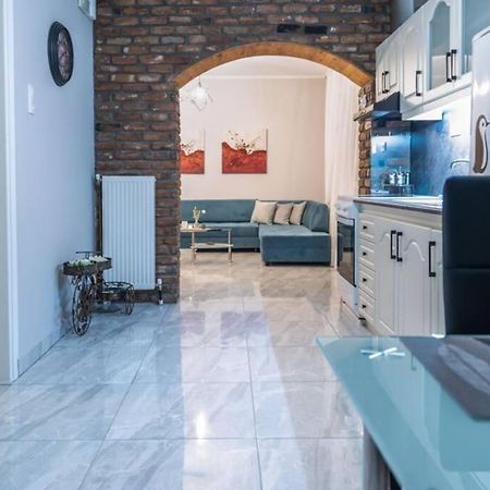 Villa Το Άλλο Σπίτι... à Aridaía Extérieur photo