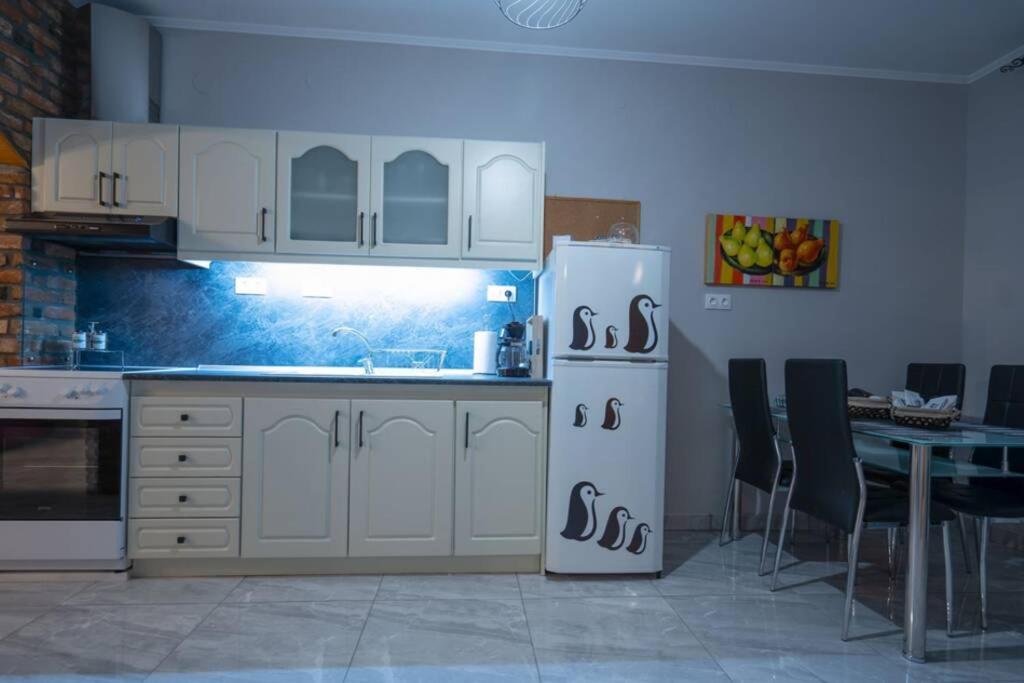 Villa Το Άλλο Σπίτι... à Aridaía Extérieur photo
