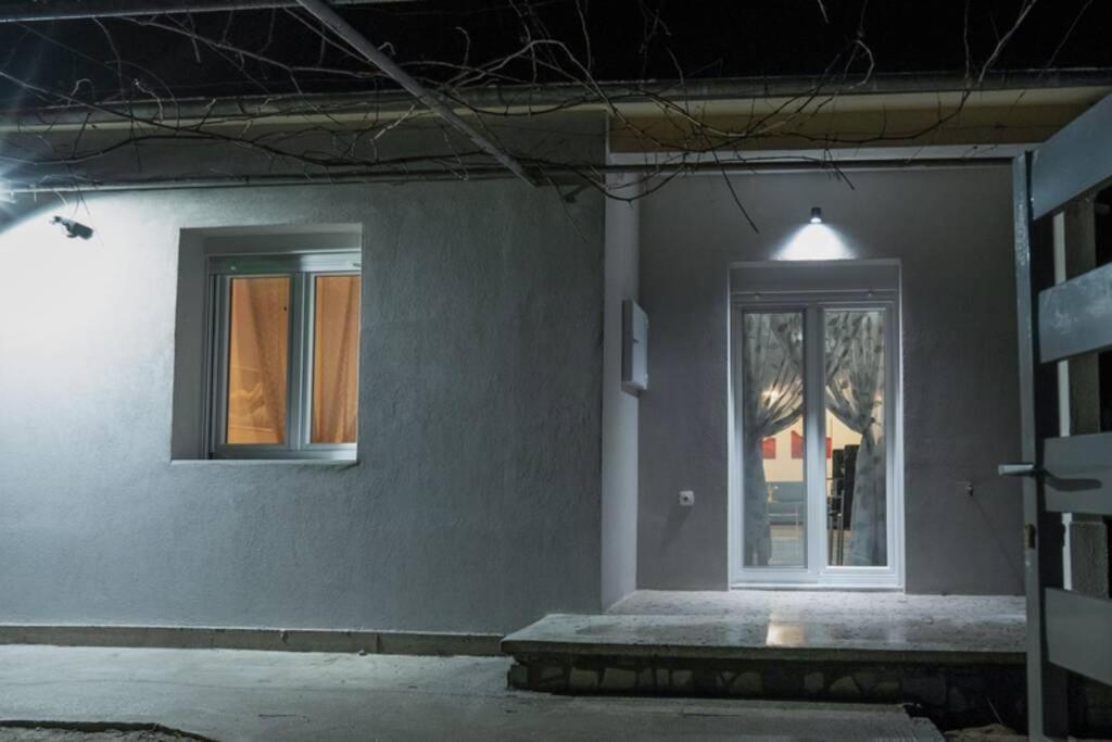 Villa Το Άλλο Σπίτι... à Aridaía Extérieur photo